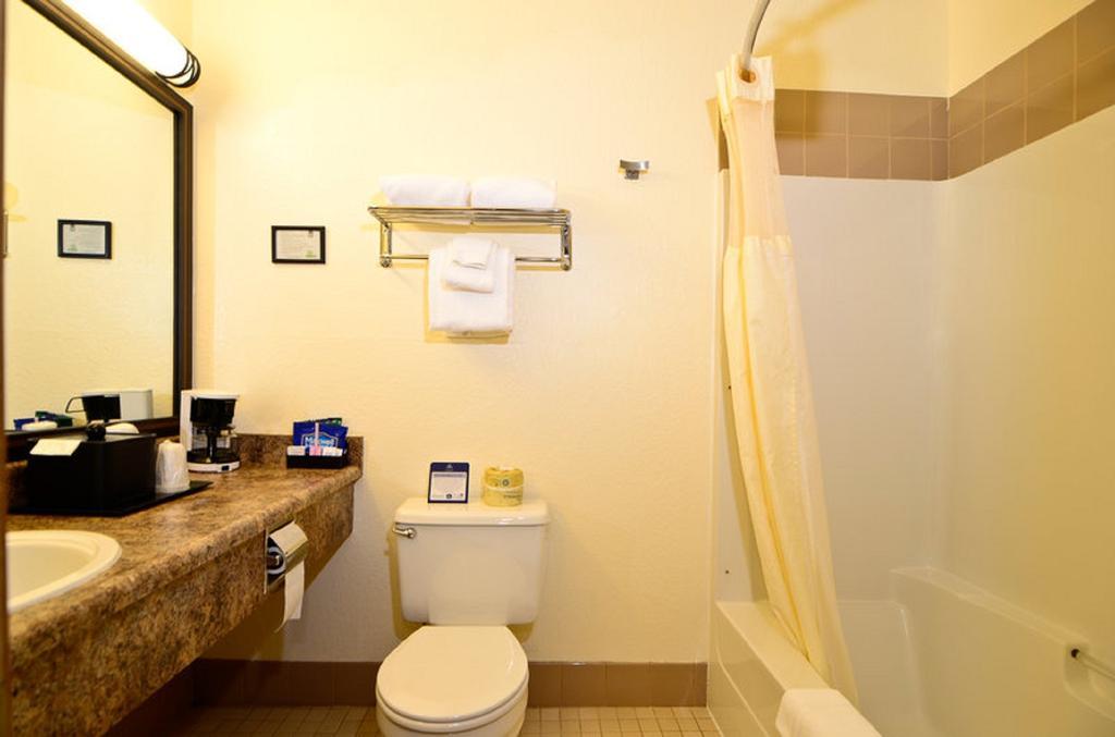 Best Western Tulalip Inn Мерисвил Стая снимка